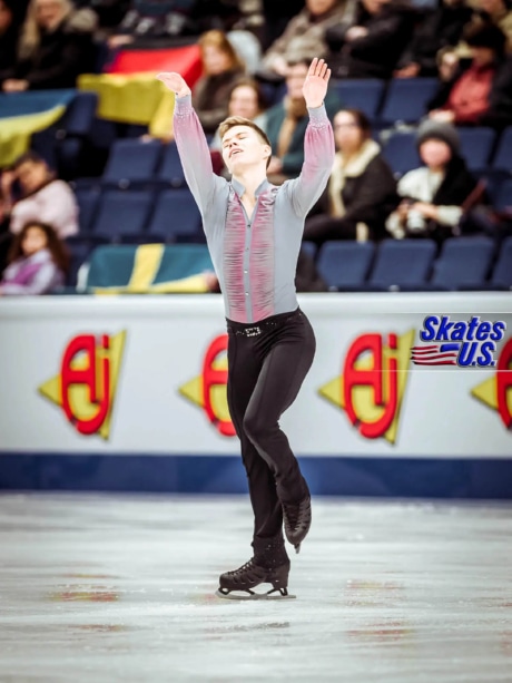 Ice Gallery Skates U.S.